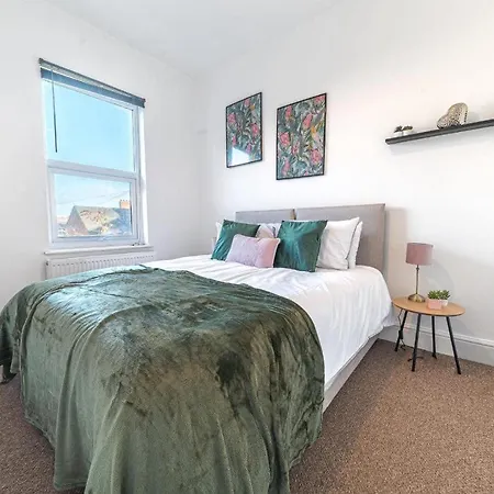 & Cozy 3 Bedroom Flat Appartement Barrow-in-Furness